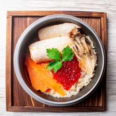 鮭ハラスといくらの釜飯/うなぎの釜飯