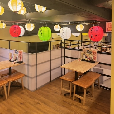 居酒屋それゆけ!鶏ヤロー!心斎橋店の雰囲気1