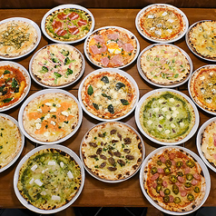 種類豊富な焼きたてピザに舌鼓♪