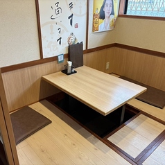 座敷は掘りごたつ式です。