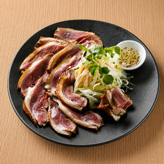 香ばしく燻した 土佐鴨の藁焼き