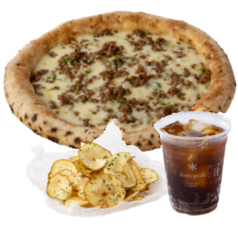 牛そぼろのピザ　ポテトチップス付　ドリンクセット