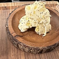 さつま芋とクリームチーズの黄金ポテトサラダ