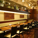 広々とした店内で、美味しい料理と共に、ゆったりとしたひとときをお楽しみください。