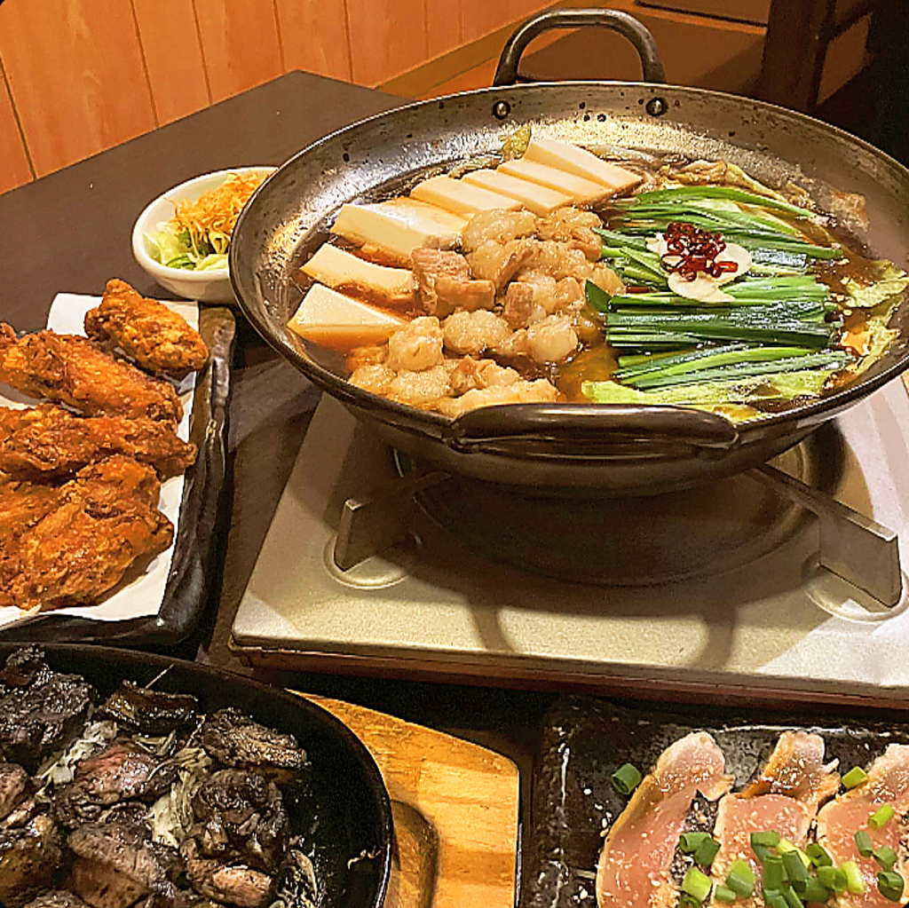 【名物】コースでは、もつ鍋もご用意しております。