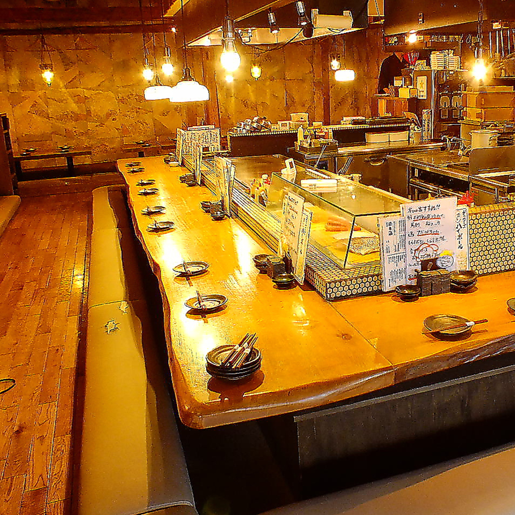 目の前で次々に料理ができていくライブ感もカウンター席の醍醐味！