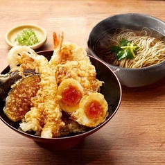 大海老と親子天丼とそばのセット（大海老天ぷら２本・鶏天ぷら・半熟卵天ぷら・野菜３種）