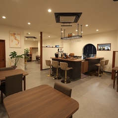 ≪テーブル≫ 2名掛け×1卓、4名掛け×1卓