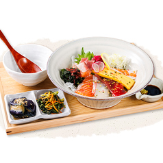 彩り海鮮丼