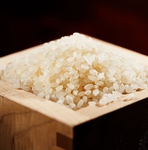 お米は地元兵庫県産[きぬむすめ]を使用。艶やかで粘り強く、柔らかいご飯はお弁当などにピッタリです