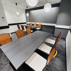 広々個室は4名個室と5名～18名の個室が2つ！宴会にも女子会にもおすすめです！