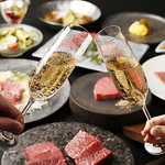 ワインや日本酒も豊富です。お好きなドリンクを片手に、心温まる料理を味わってください。