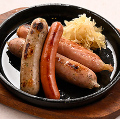 ソーセージ盛り合わせ(4本)