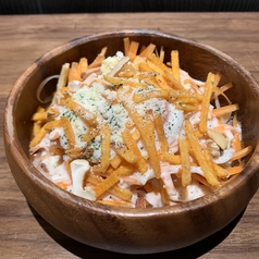 にんじんムーチョシーザーサラダ（温玉のせ）