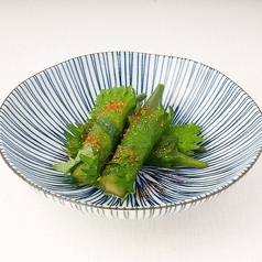オクラの胡麻しょうゆ漬け青じそ巻き