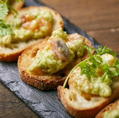 サーモンとアボカドのカナッペ