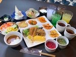 【昼】 大好評のランチバイキング♪夜の居酒屋メニューで人気の唐あげや玉子焼が90分食べ放題！