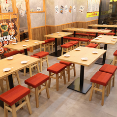 個室 食べ放題 野菜巻き串 焼き鳥 もつ鍋 串とメシにはサケキタル &nbsp;広島駅前店の雰囲気3