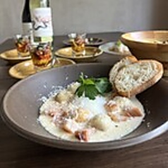燻製うずらと厚切りベーコンのカルボナーラ