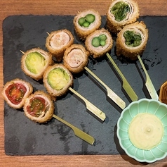 肉野菜巻きの串揚げ盛合せ 5本