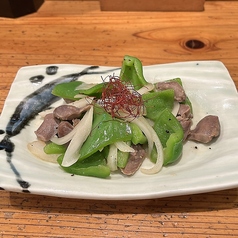 砂ずりとピーマンの黒胡椒炒め