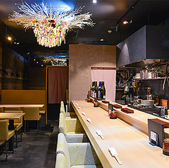 1名様から大歓迎です！お隣同士でのお食事にもおすすめのカウンター席。