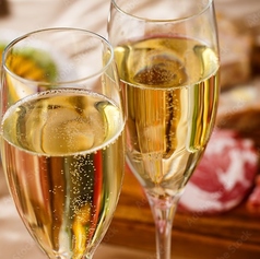 お祝い・サプライズ向けシャンパン各種ご用意しております