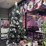 【クリスマスVer】地下のお店です！季節ごとの飾り付けでお迎えします★