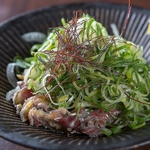 大山地鶏を使った地鶏タタキポン酢｜噛む度溢れる鶏の旨みがたまりません‥！