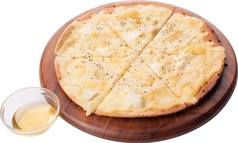 4種のチーズピザ