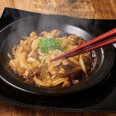 豚ばらと玉ねぎのもろみ味噌陶板焼き