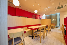 様々なシーンでご利用いただけるお席をご用意しております。