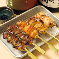 炭火で焼き上げる一本。自慢の焼鳥盛り合わせ♪