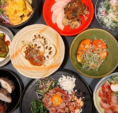 産地直送、厳選された食材を小皿で!