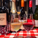 ソムリエ厳選の1杯とともに、気の合う仲間、そして大切な人と一緒に過ごす、特別な夜を。