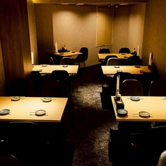 友人との飲み会やデートでもご利用いただけます！飲み放題も充実しておりますのでごゆっくりお楽しみいただけます！