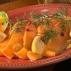 自家製サーモンマリネ ナチュールソース