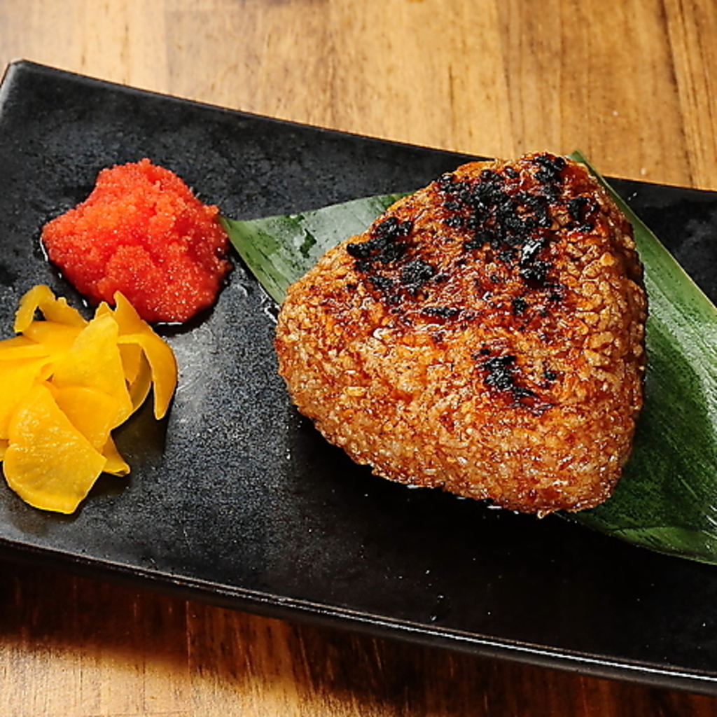 鶏料理以外にも、ポテト明太チーズ・山芋ナムル・焼きおにぎりなど多彩なメニューをご用意！