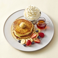 クラシックパンケーキ【フルーツ＆ハニーコームナッツバター】