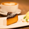 料理メニュー写真&nbsp;シェフの気まぐれパウンドケーキ/バスクチーズケーキ/バニラアイス/ピスタチオアイス