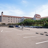 レストランをご利用の場合、ホテル専用駐車場をご利用いただけます。