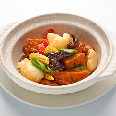 揚げ豆腐の五目煮込み