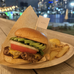 アボカドチーズバーガー