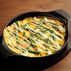 三元豚とニラキムチの鉄板グリル