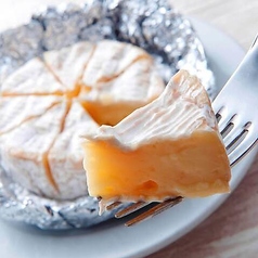 まるごとカマンベールのとろとろロースト（ハチミツ添え）