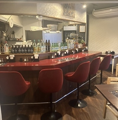 カウンターもあるので１人でもお気軽にお越しください！