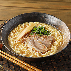 〈オーダー麺〉豚骨醤油ラーメン