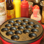 たこ焼きはテーブルでご自身で焼いて頂きます！