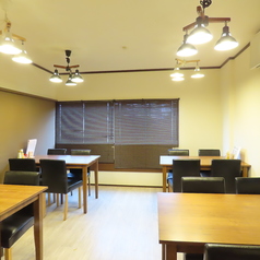 2階席にて、10～20名様用、20～30名様用の2部屋分の個室をご用意しております！新年会や忘年会、歓送迎会など、各種ご宴会にもぴったり！