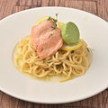 料理メニュー写真&nbsp;ノルウェーサーモンとレモンのハーブ・バターパスタ